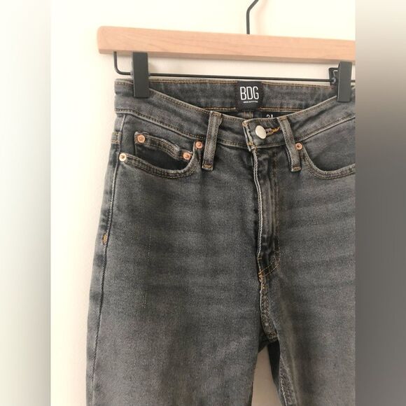 BDG Girl Friend High Rise Skinny Jean in Washed Black - Size 24 - Picture 2 of 9